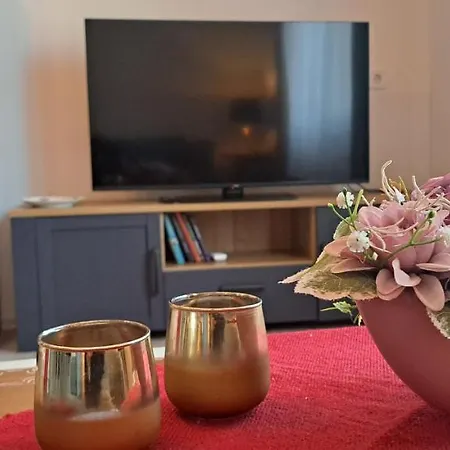 Napraforgo Apartman *