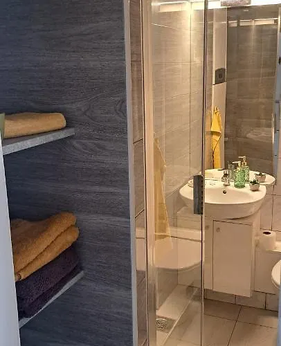 Napraforgo Apartman *